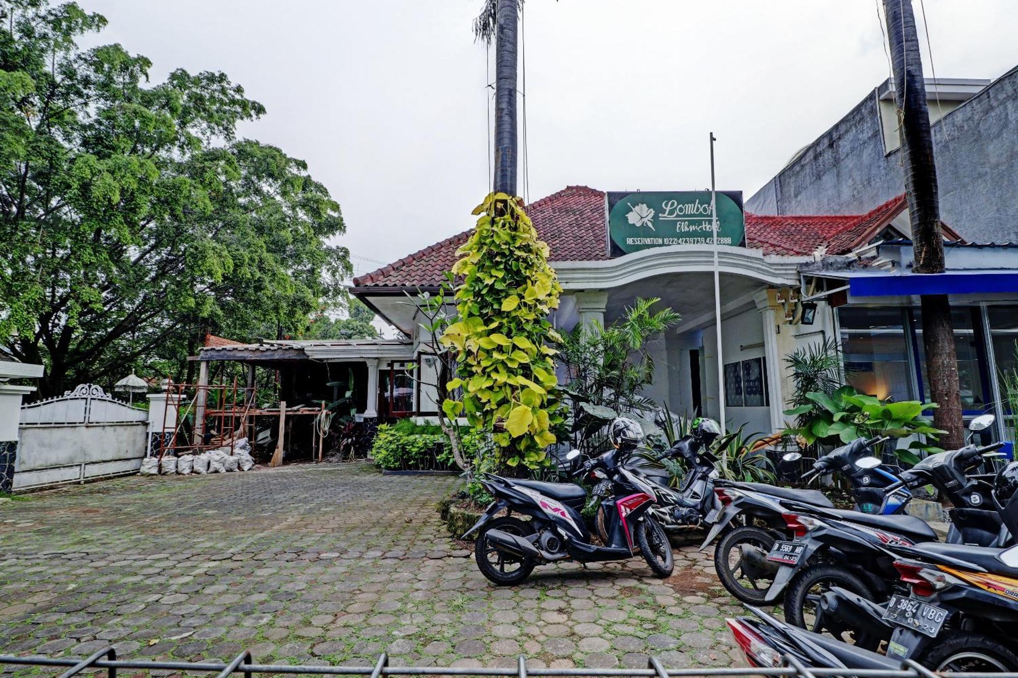 Hotel O Bandung Near Stadion Siliwangi Formerly The Ethnic Hotel Bandung Dış mekan fotoğraf